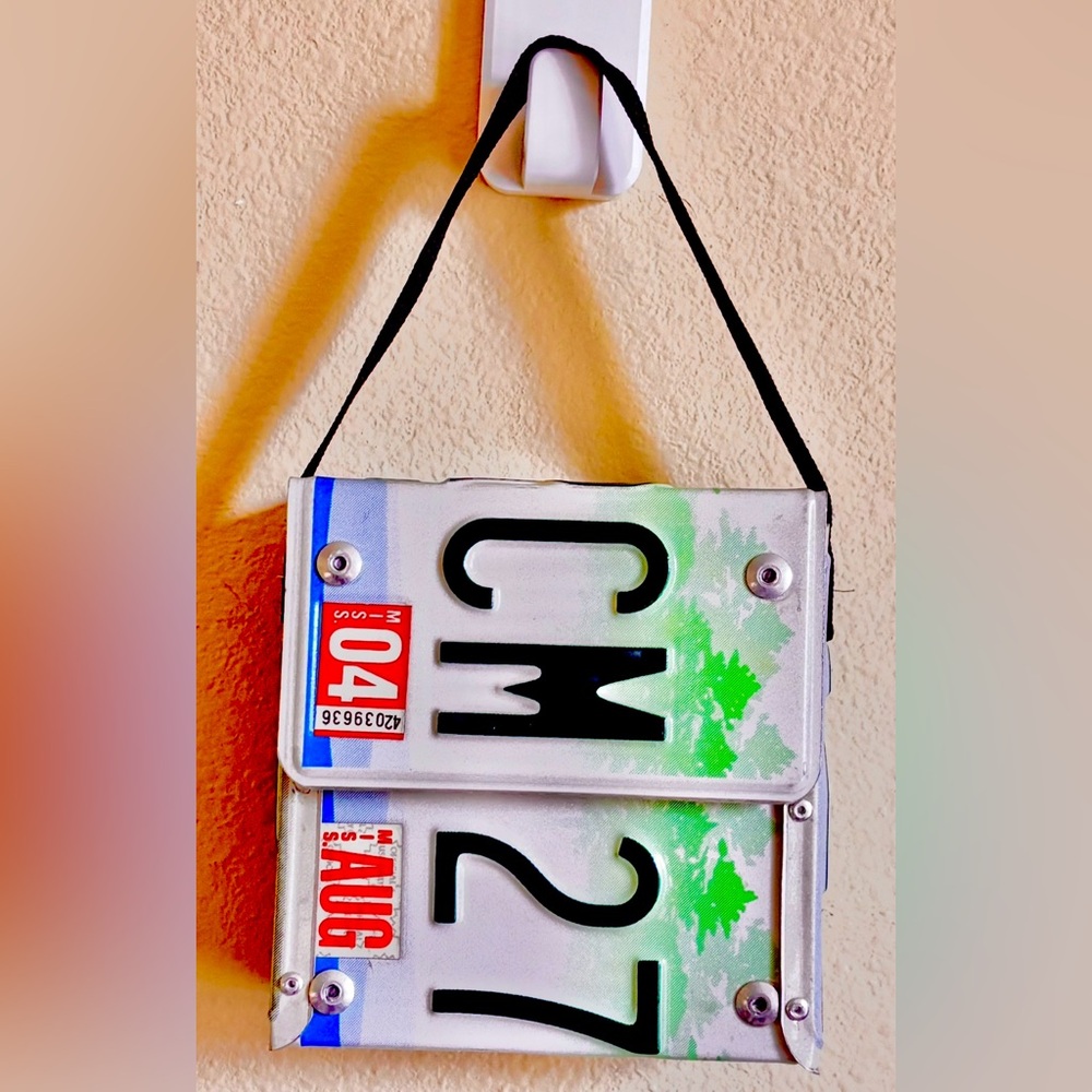 License Plate Purse - Picture 10 of 13